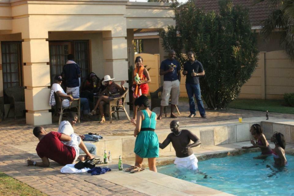 African Crest Guest House Vereeniging Exterior foto